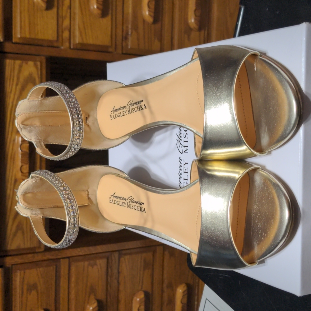 Bagley Mischka size 8.5 W Gold with Rhinestone strap flat dress shoes